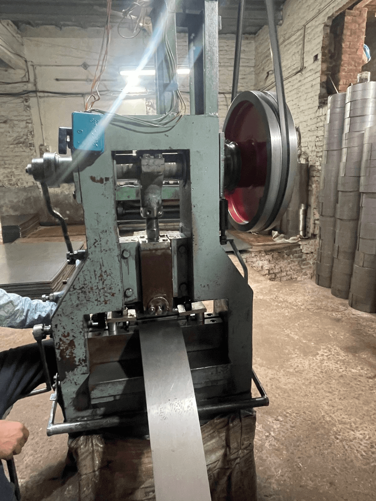 Heavy-duty punching presses